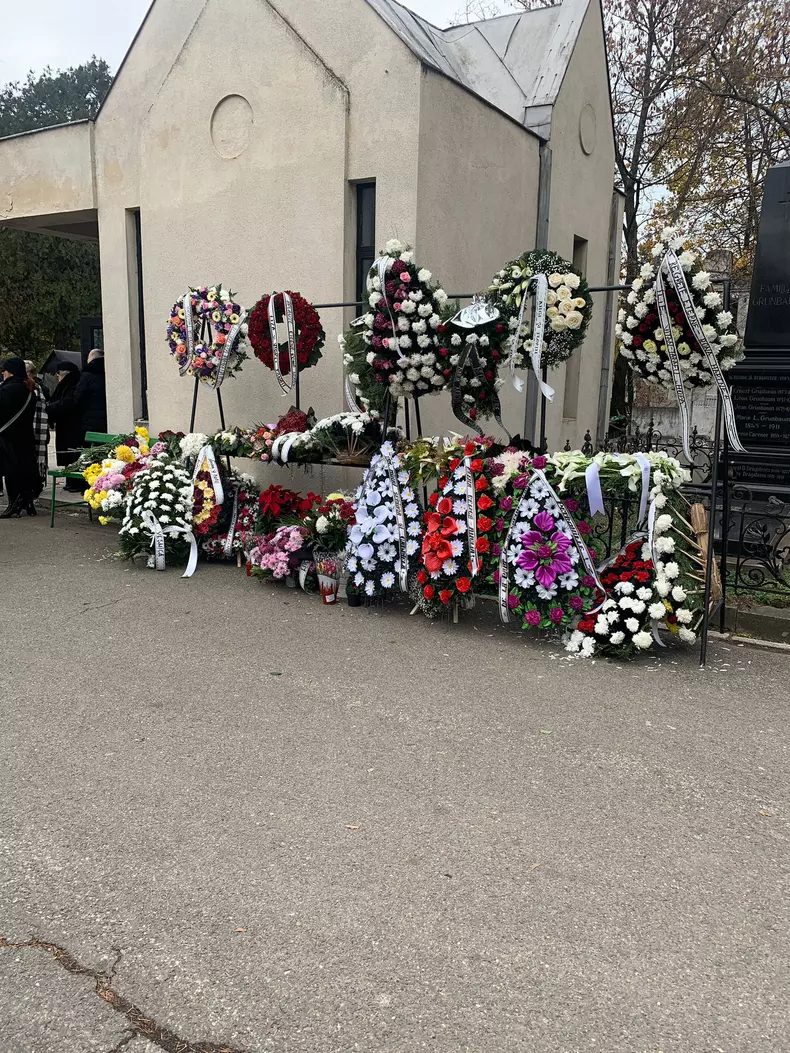 whatsapp-image-2023-12-01-at-10.57.54