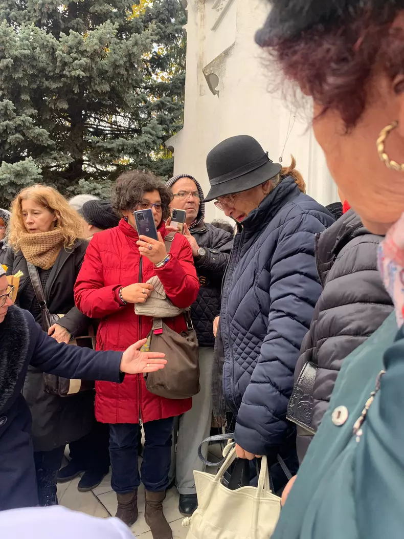 whatsapp-image-2023-12-01-at-12.46.12