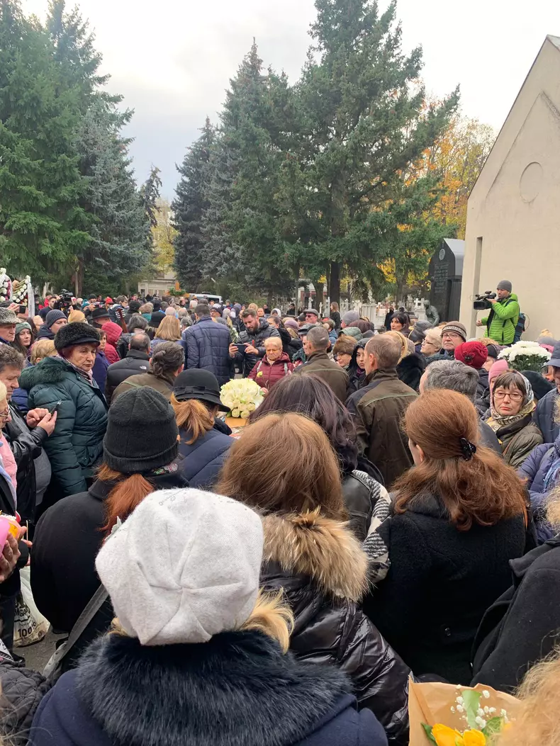 whatsapp-image-2023-12-01-at-12.48.15