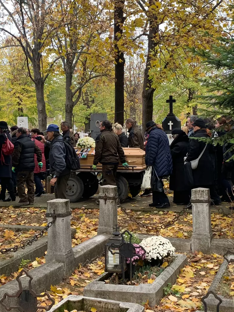 whatsapp-image-2023-12-01-at-12.53.29