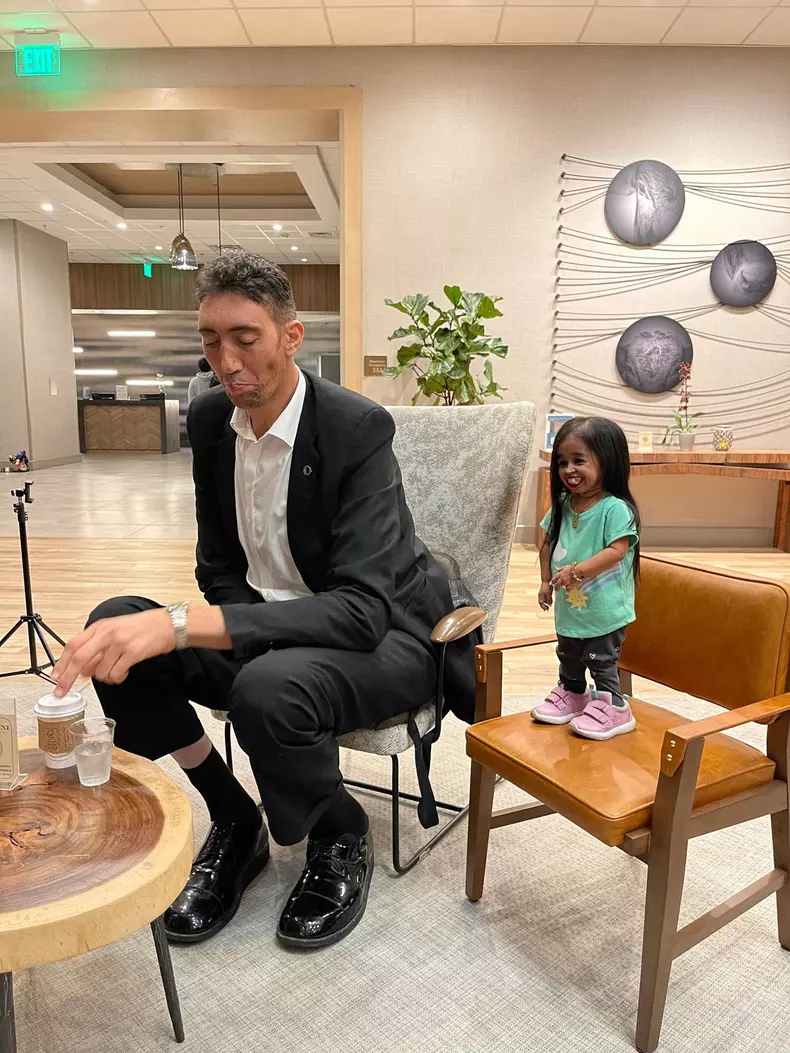 World's tallest man meets world's shortest woman in California
