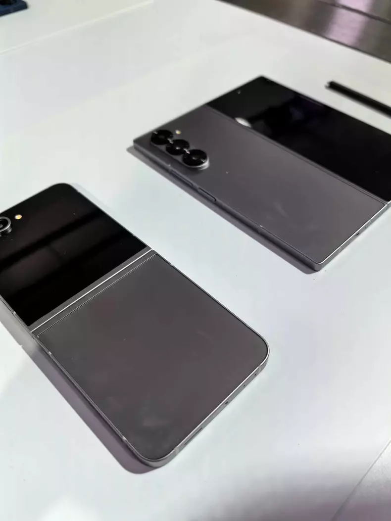 noua-serie-samsung-galaxy-z-11