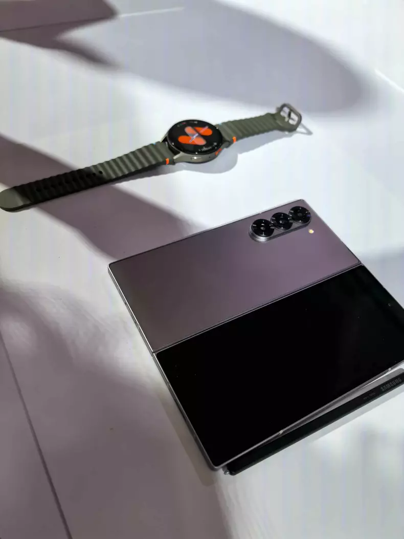 noua-serie-samsung-galaxy-z-12
