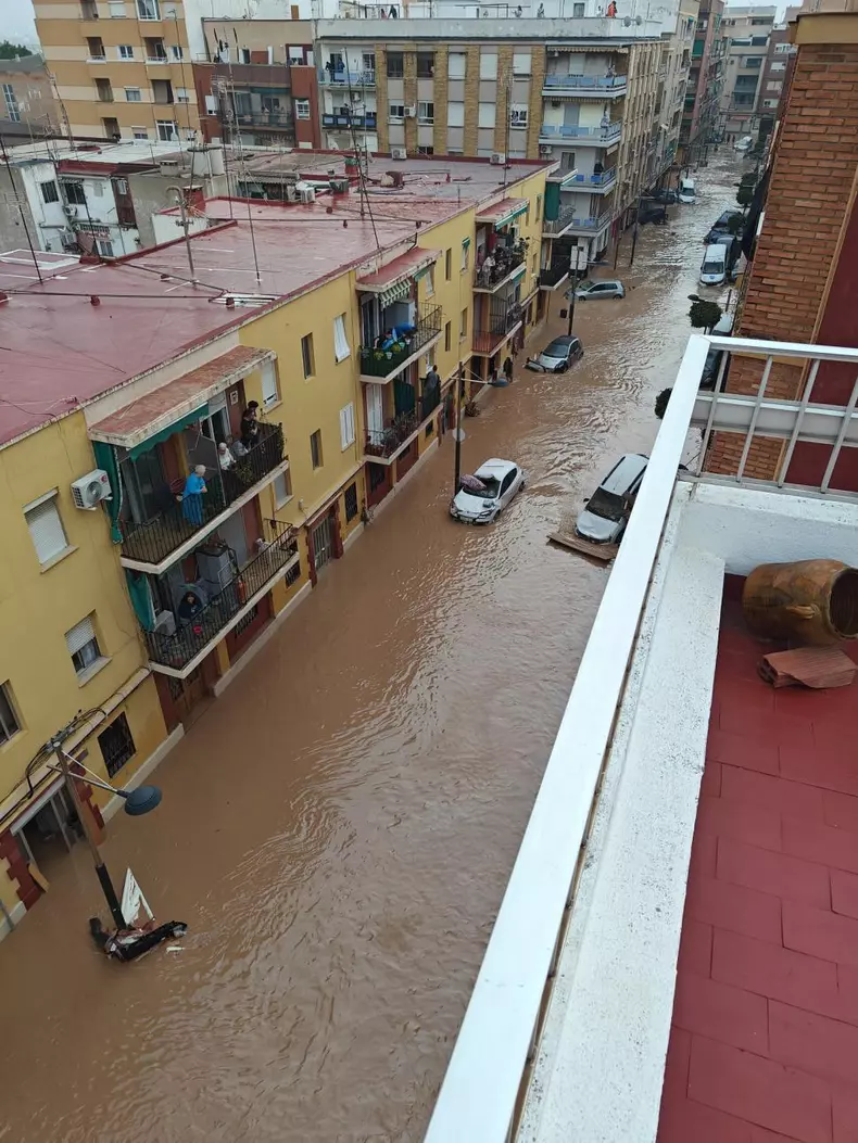 imagini-apocaliptice-dupa-inundatiile-catastrofale-cu-51-de-morti-din-spania-victimele-sunt-cautate-cu-dronele-932071