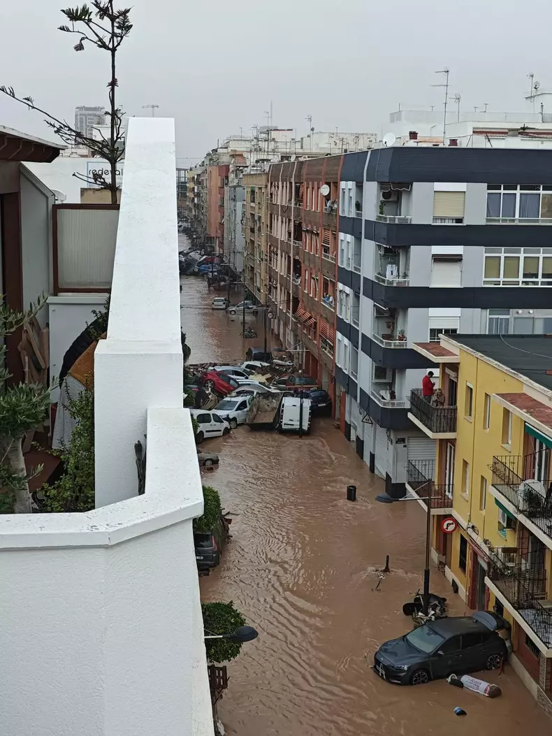 imagini-apocaliptice-dupa-inundatiile-catastrofale-cu-51-de-morti-din-spania-victimele-sunt-cautate-cu-dronele-932073