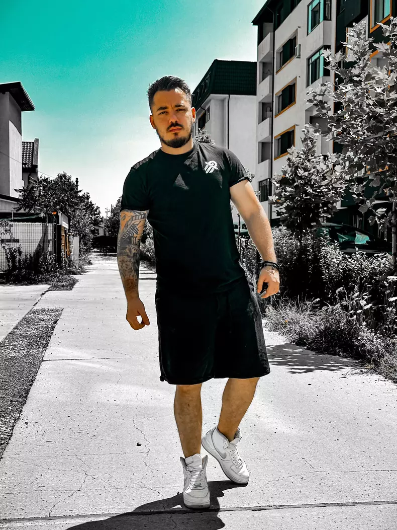 Adrian Țuțu5