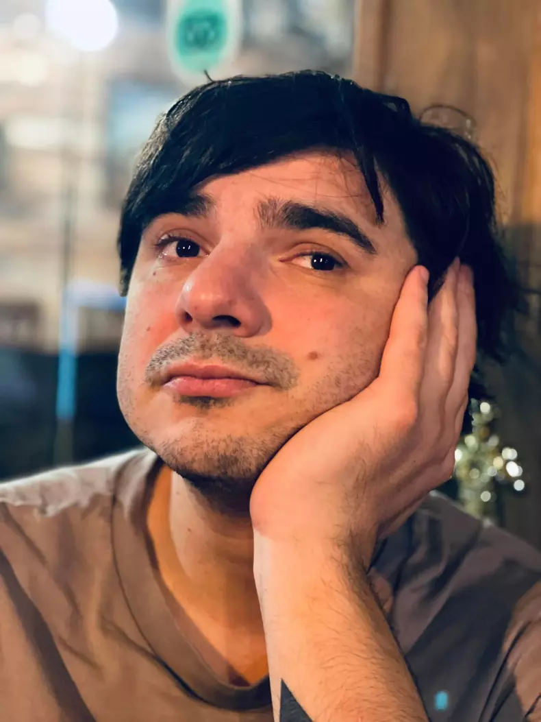 alex bogdan 43