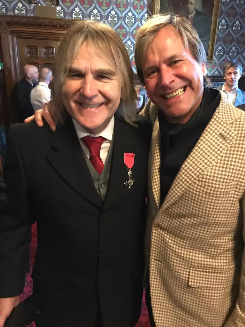 Mike Peters prieten2