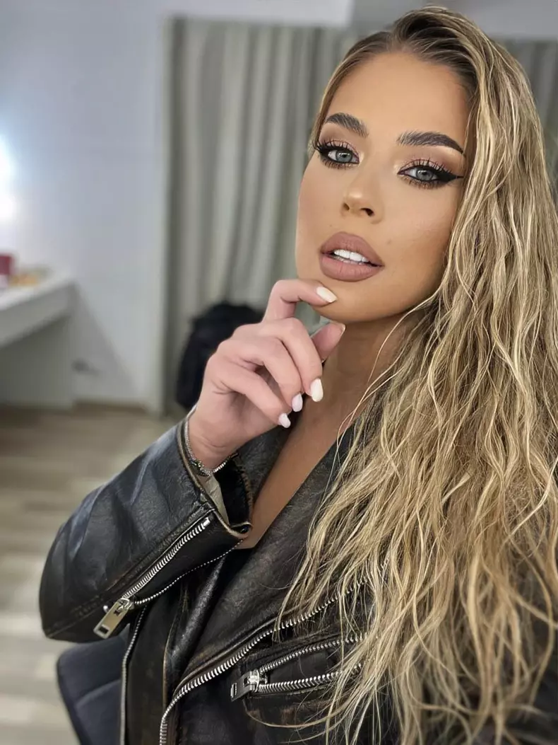 roxana nemes 21