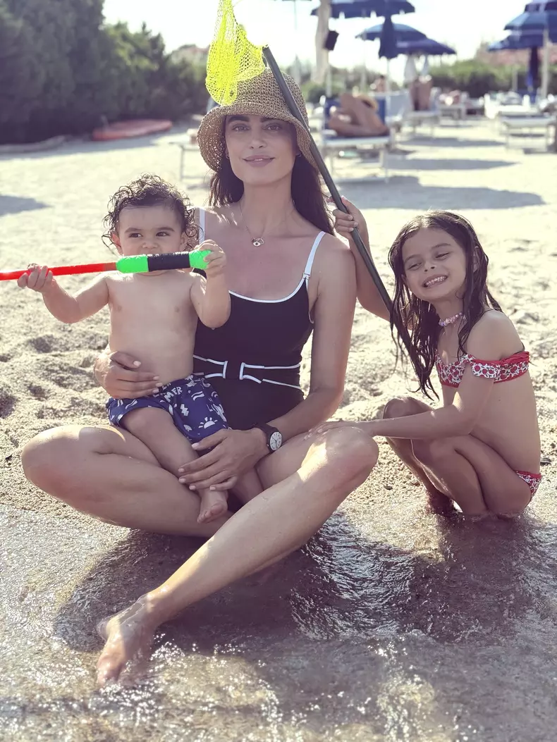 Catrinel Menghia familie2