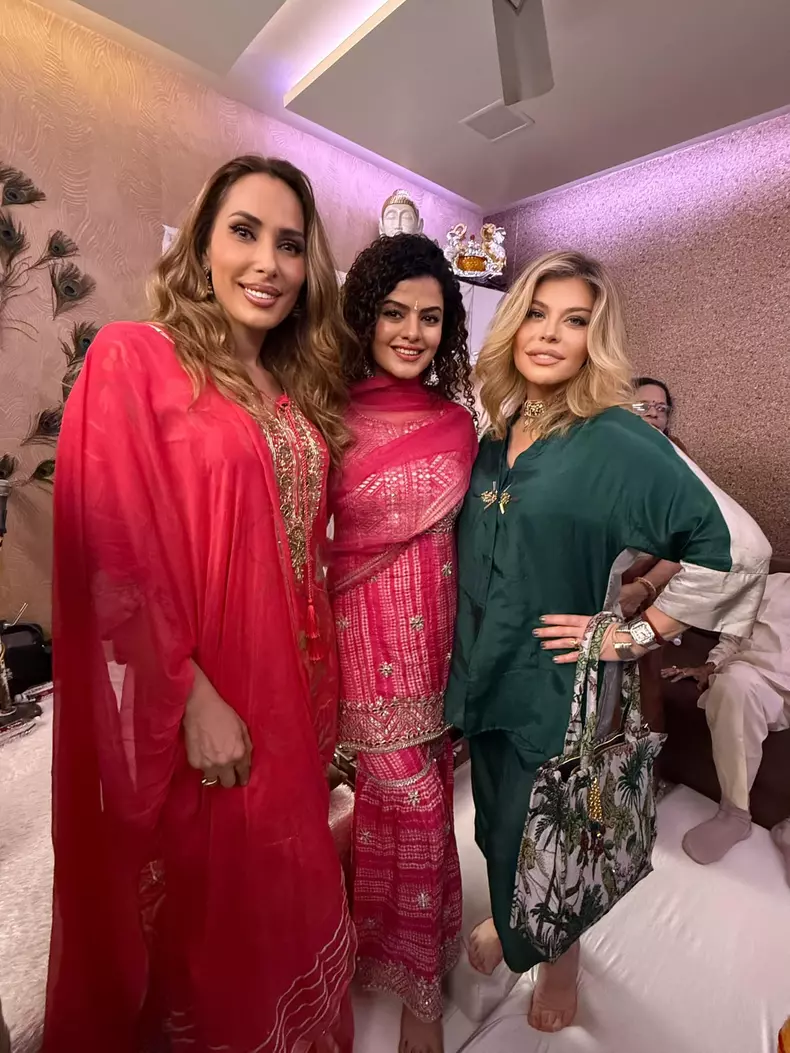 Loredana Groza alături de Salman Khan și Iulia Vântur în India6
