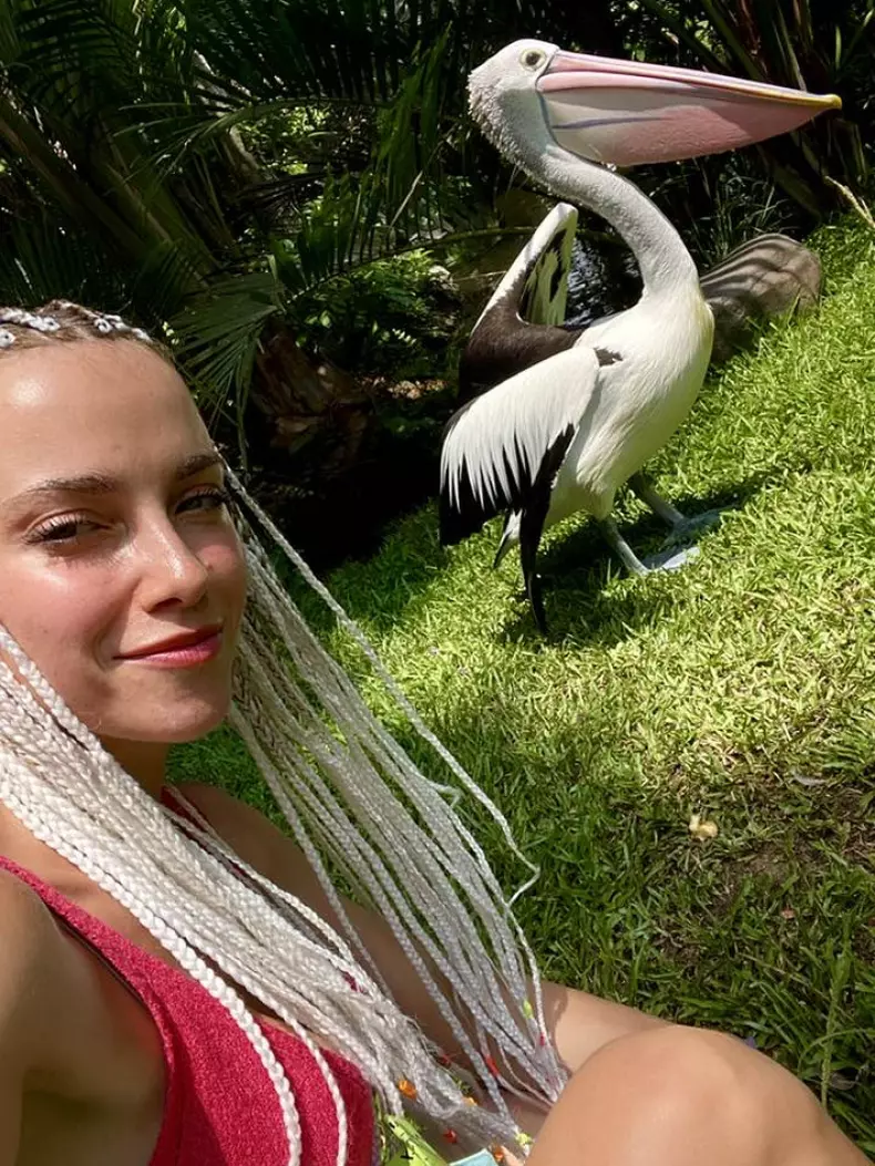 femeie-batuta-parc-4