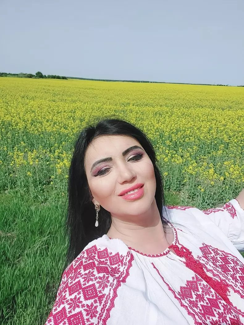 adriana bahmuteanu 21