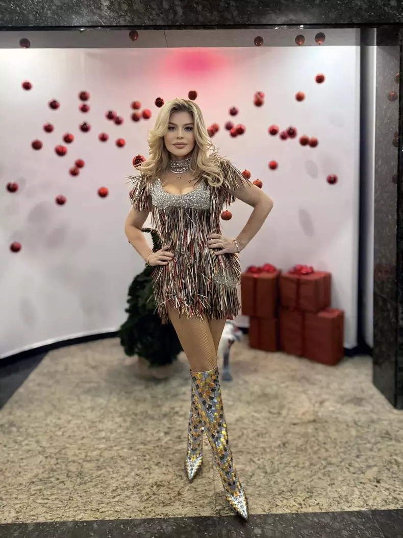 Loredana Groza11