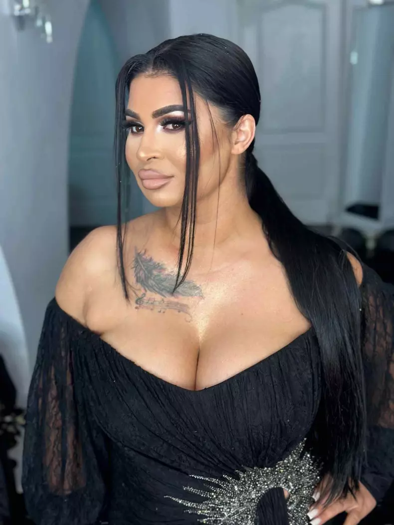 Ramona Manole4