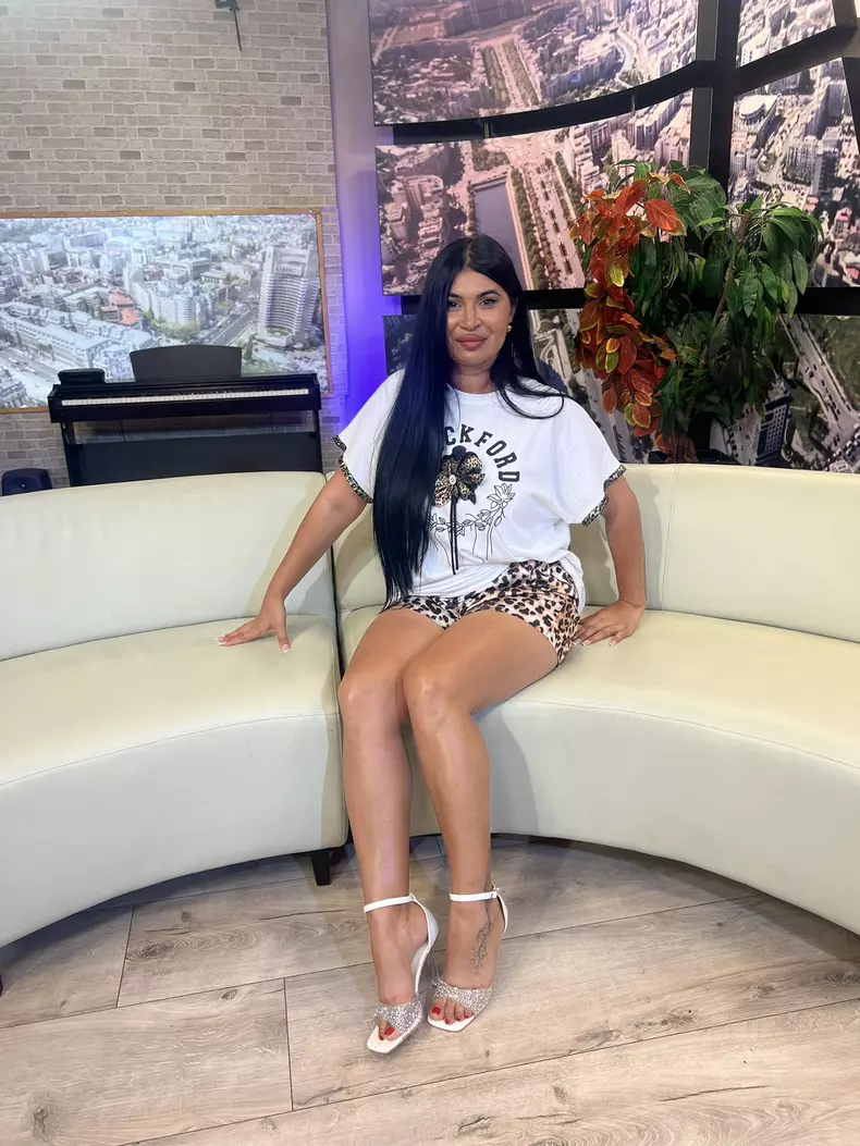 Ramona Manole6