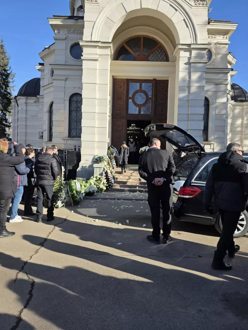 inmormantare tatal loredanei (17)