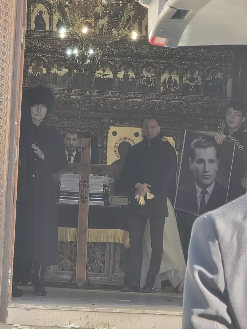 inmormantare tatal loredanei (18)