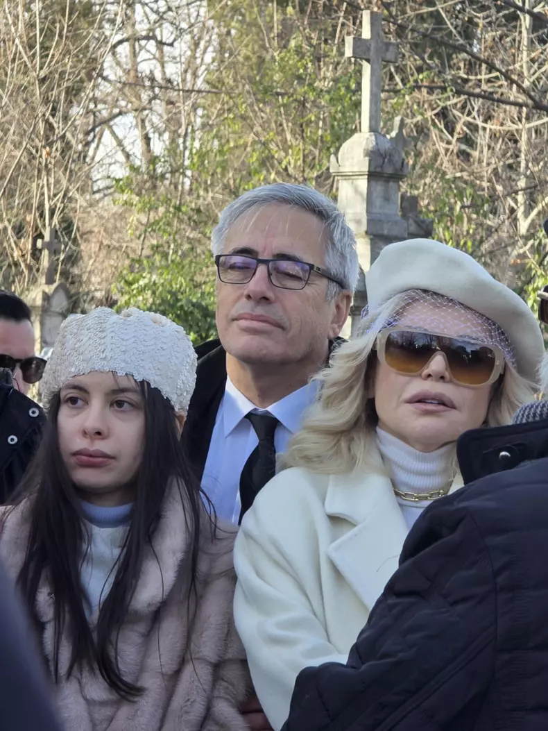 inmormantare tatal loredanei (20)