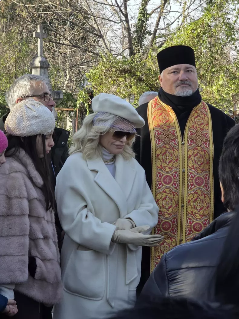 inmormantare tatal loredanei (4)