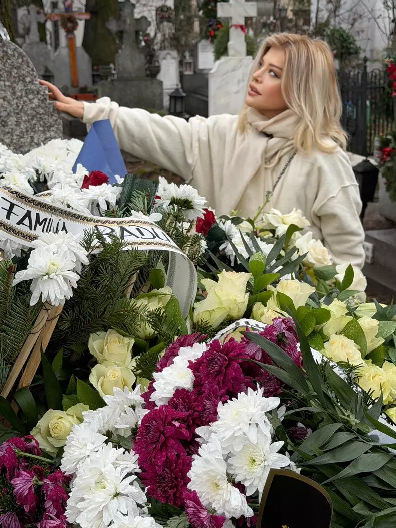 Loredana la mormântul tatălui ei2