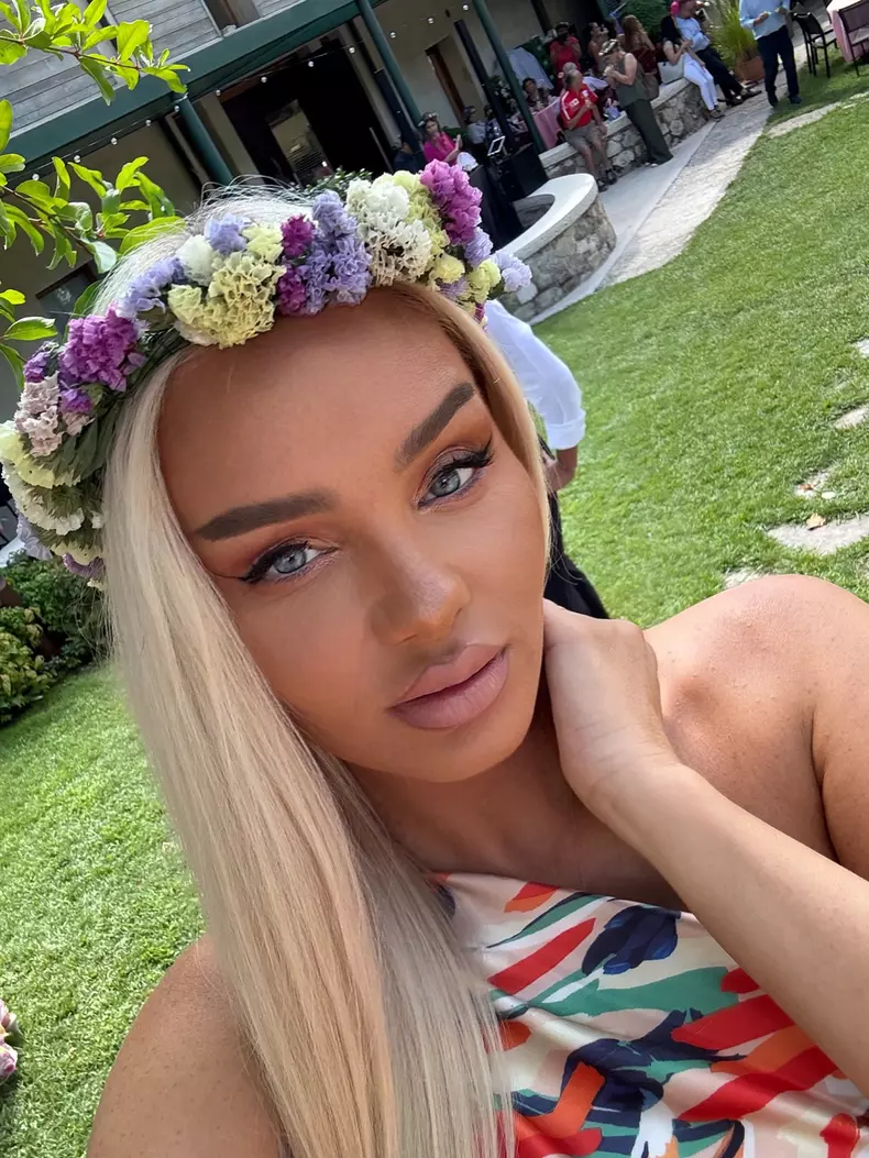 Maria Constantin4