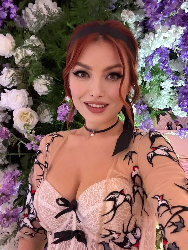 Facetune_19-02-2026-23-41-33