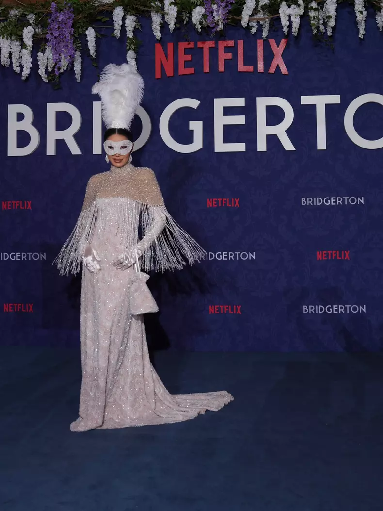 Adelina Pestrițu la balul bridgerton1