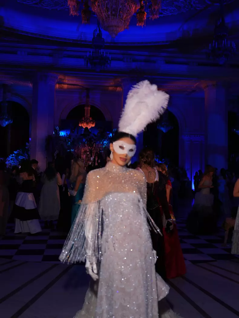 Adelina Pestrițu la balul bridgerton5