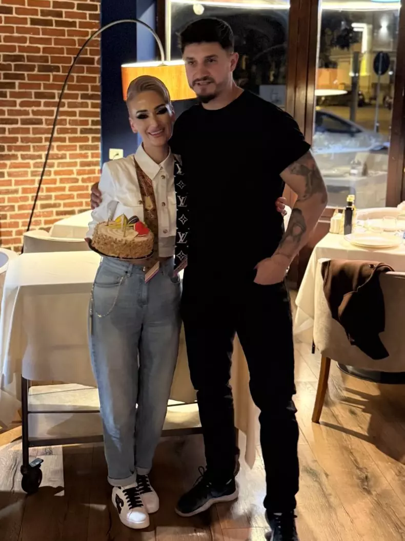 Gabriela Lucuțar zi de nastere11
