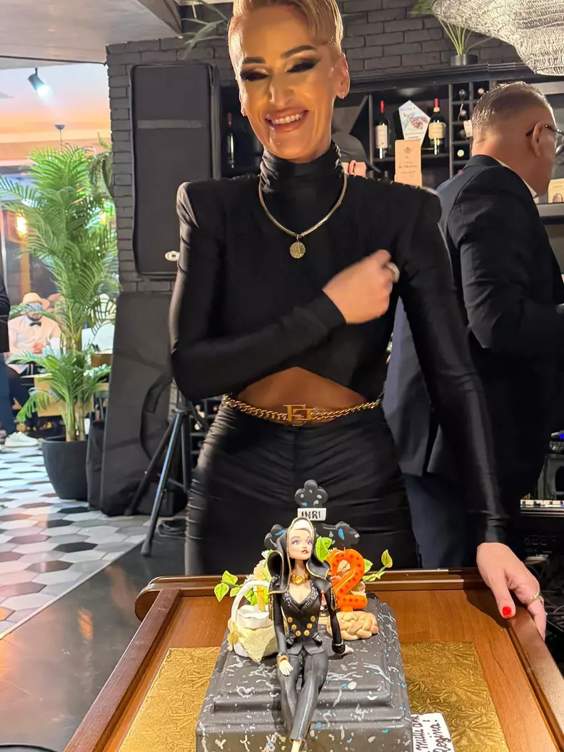 Gabriela Lucuțar zi de nastere6