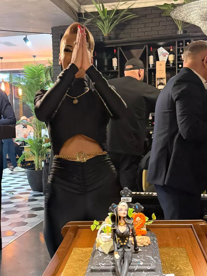 Gabriela Lucuțar zi de nastere8