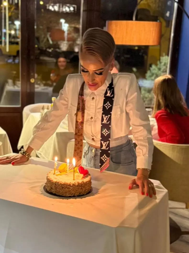 Gabriela Lucuțar zi de nastere9
