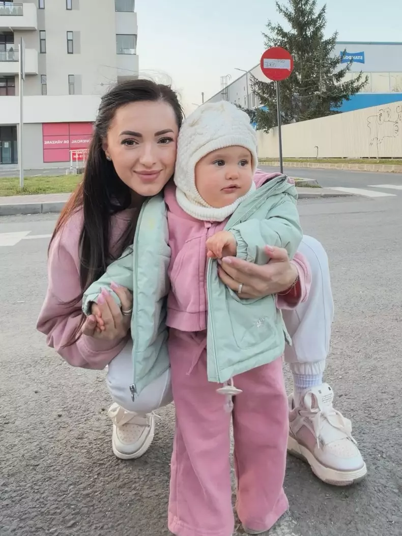Larisa Iordache și fiica ei (3)