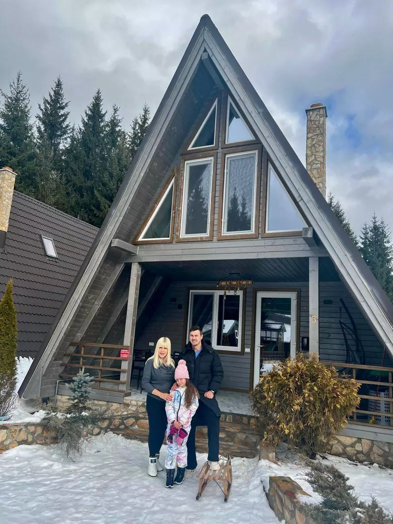 Elena Udrea si familia ei3