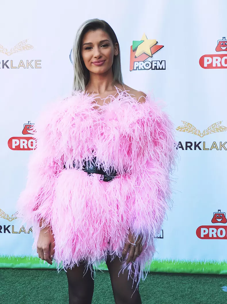 Alina Eremia, aparitie sexy la Media Music Awards 2017