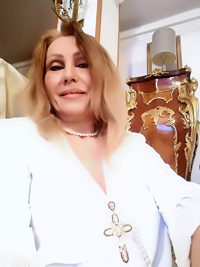 Regina-Blanurilor-11