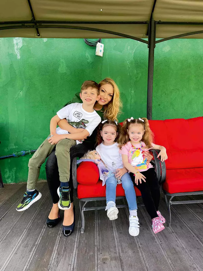 Valentina-Pelinel-4-4