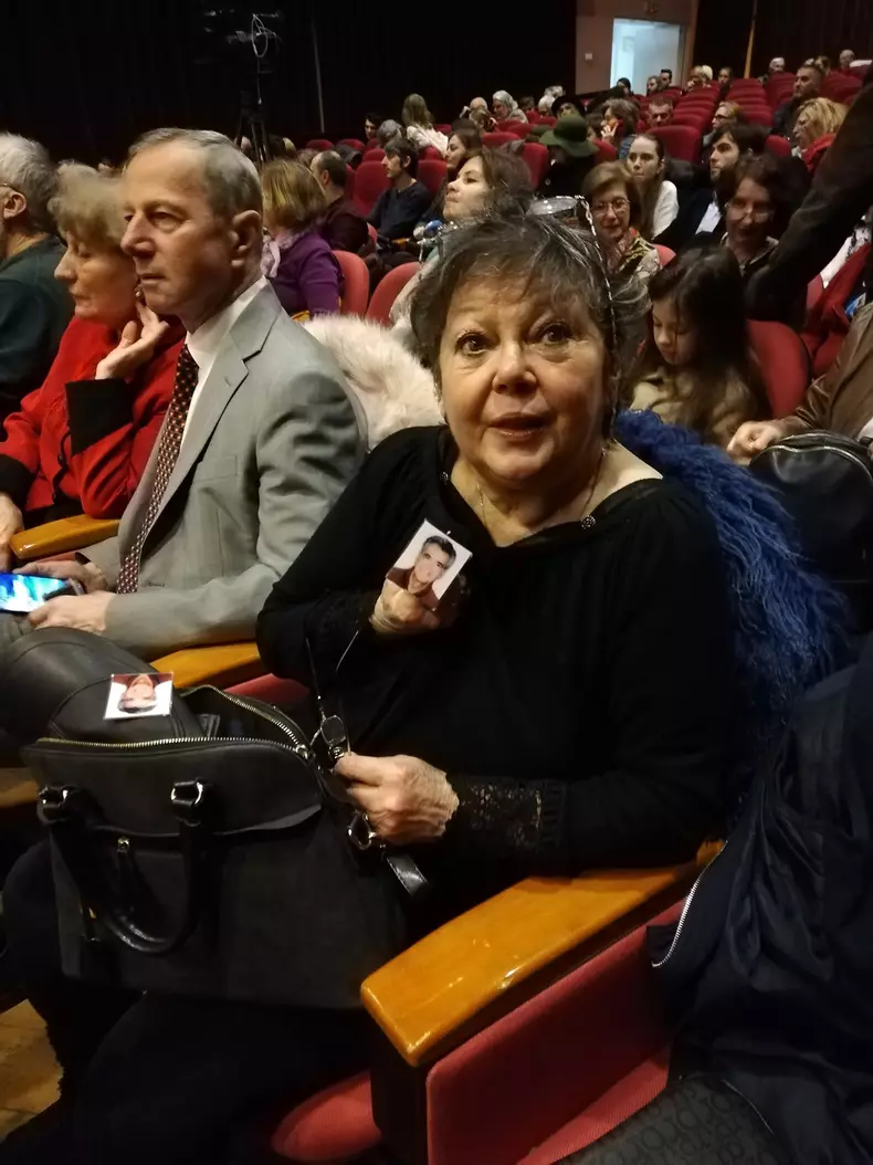 anca-pandrea-cu-iura-in-piept