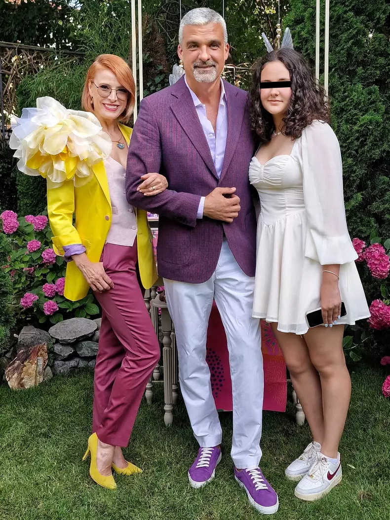 Monica Davidescu fiica