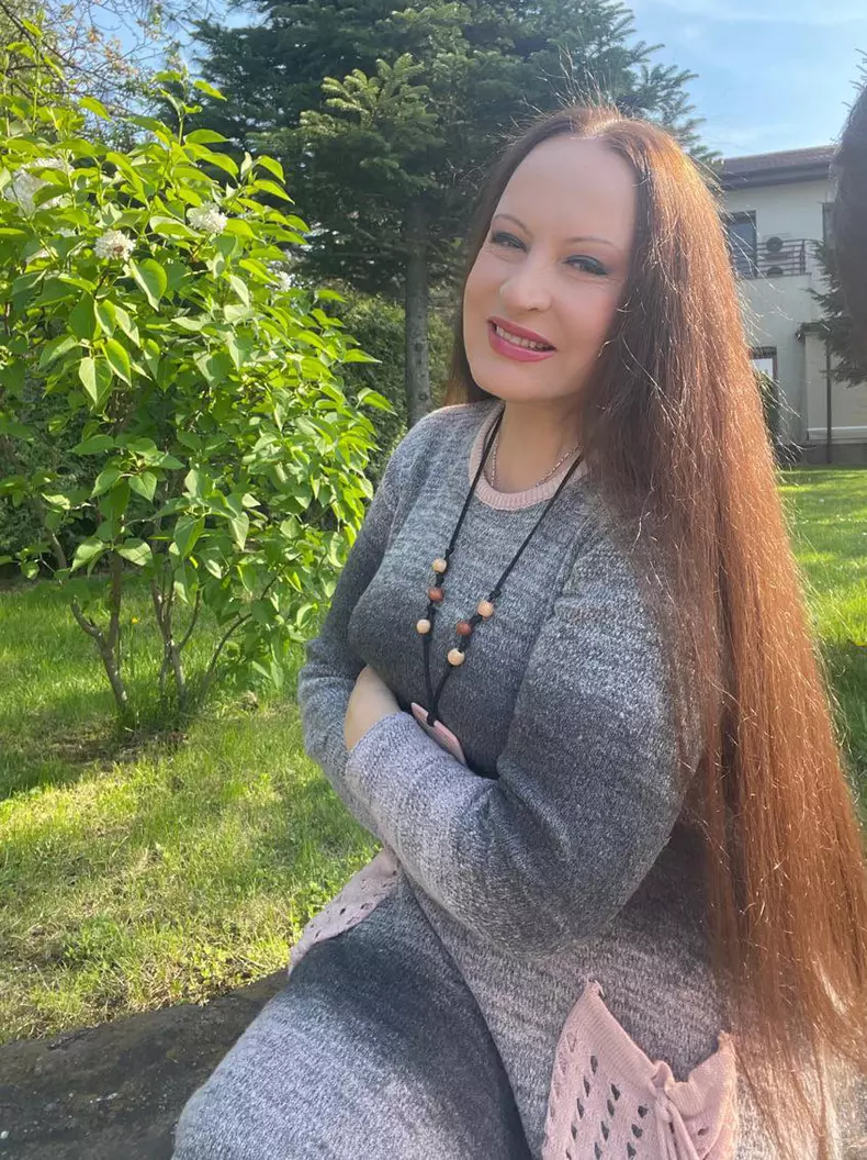 maria-dragomiroiu-cu-parul-desfacut