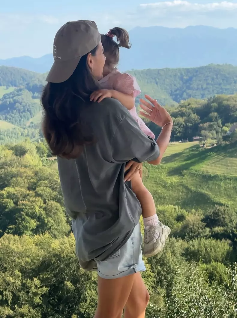 2. Alice Peneacă și fiica ei