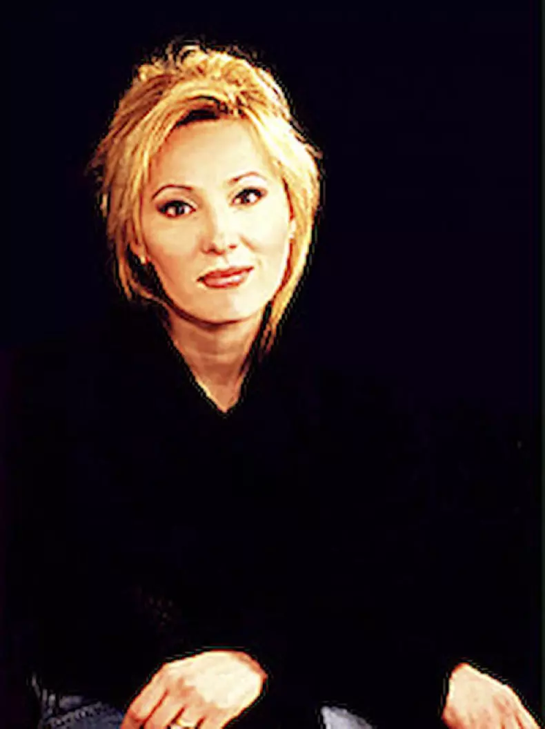 irina-pacurariu-o-botosaneanca-pe-varful-lumii-zta2zv