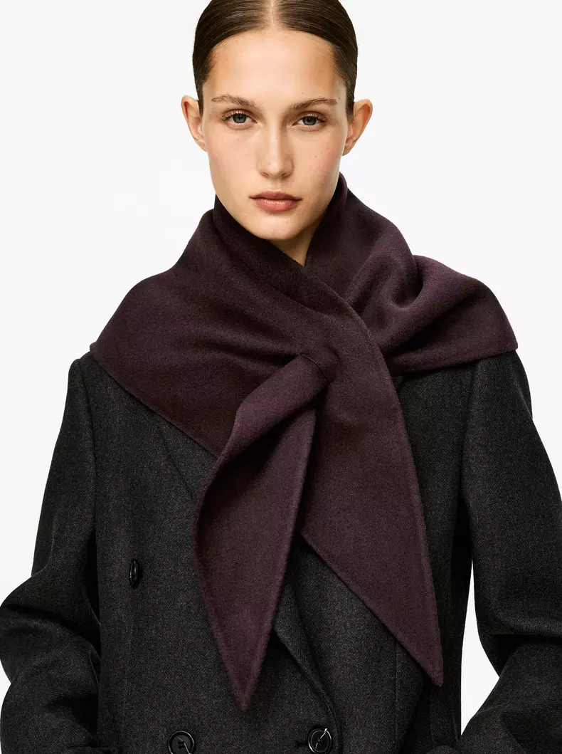 Eșarfă din lână, Arket, 69 euro