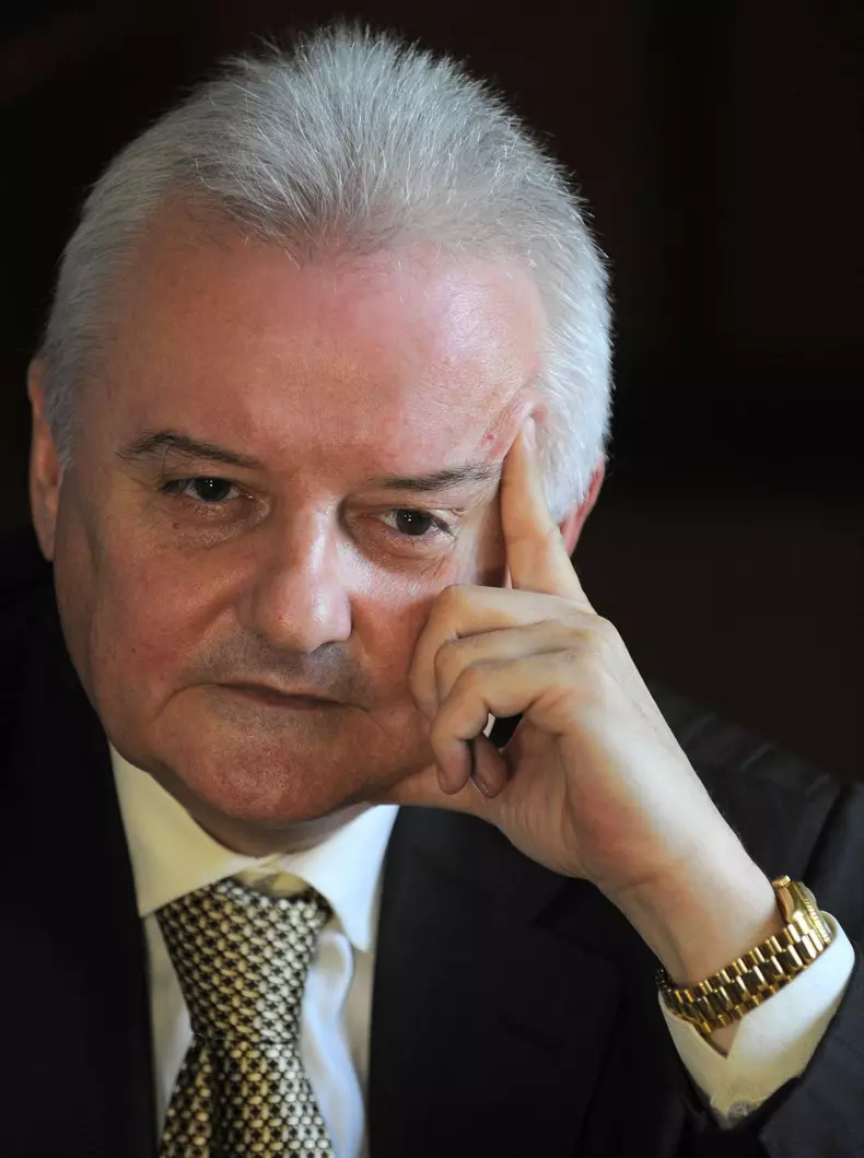 Istoriile unui vehement - Ipocratia de Irinel Columbeanu