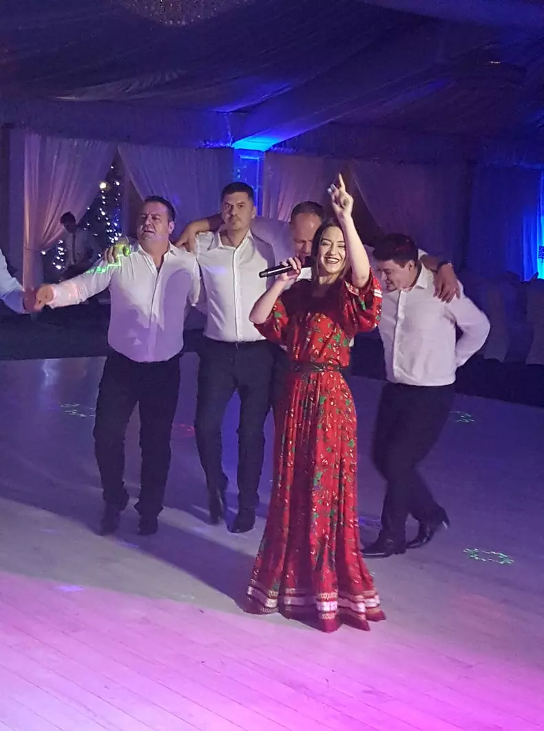 49457189_1985723794796743_7284369245318676480_n