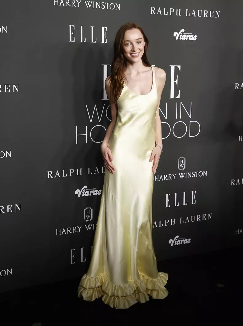 Phoebe Dynevor din „Bridgerton”, la Elle Women in Hollywood 2023