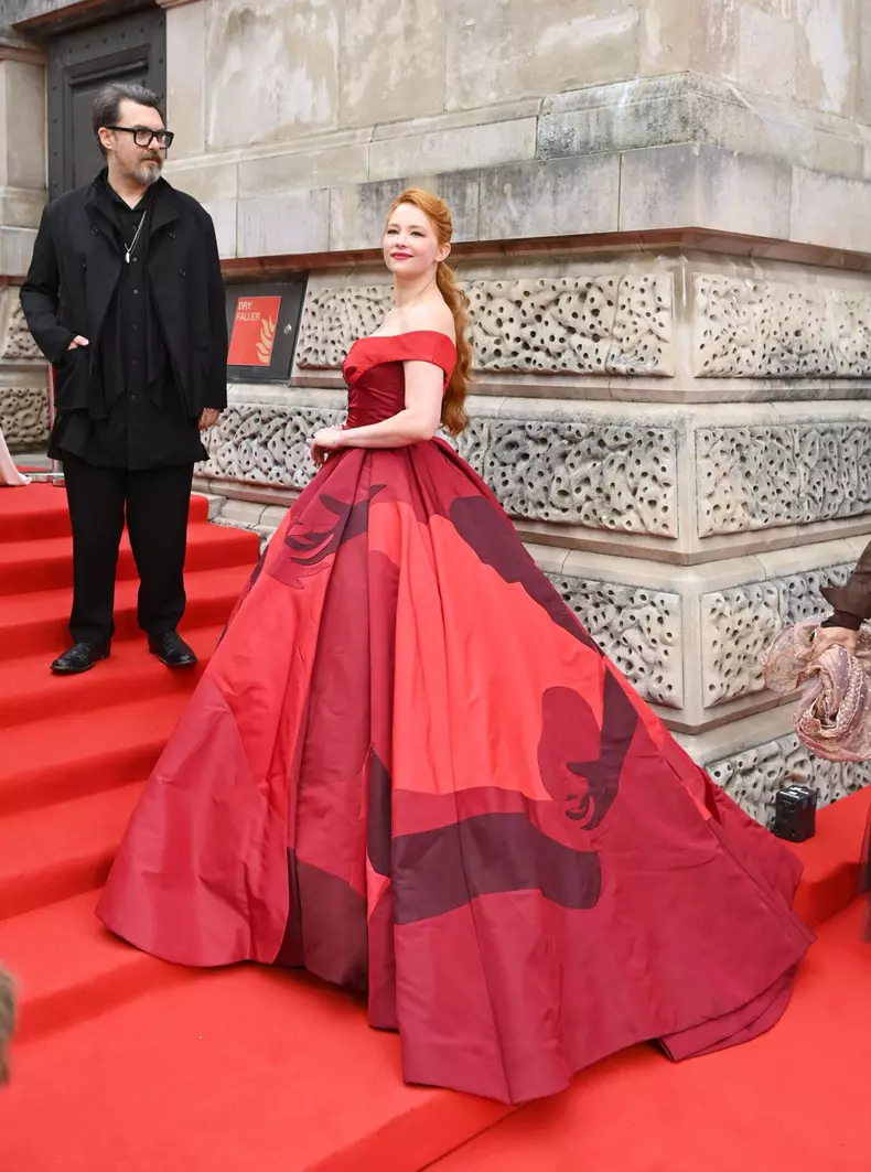 BAFTA 2022 - Joe Wright si  Haley Bennett