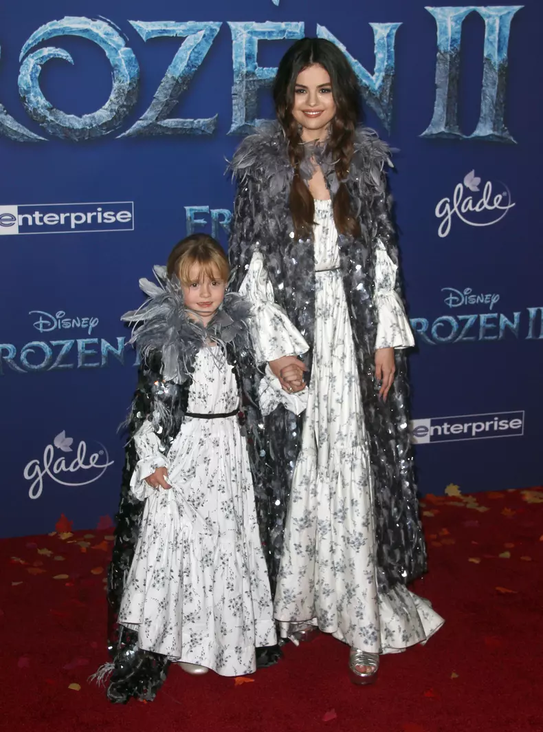 Selena Gomez și sora ei Gracie Teefey