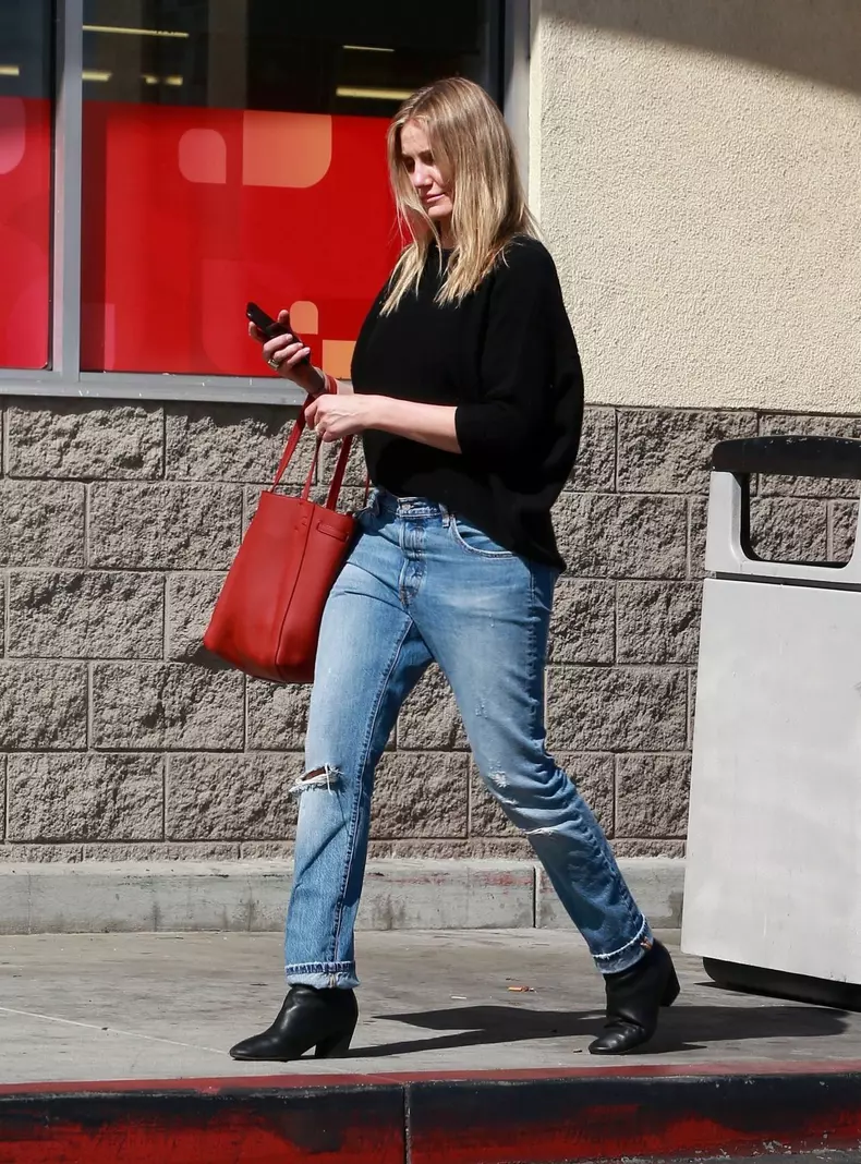 *EXCLUSIVE* Cameron Diaz runs errands on Saturday